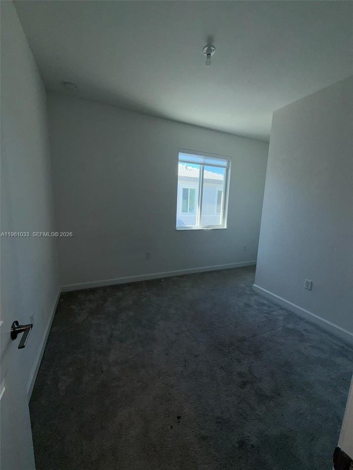 679 Southeast 13th Street Circle #679 - Photo 7 of 21