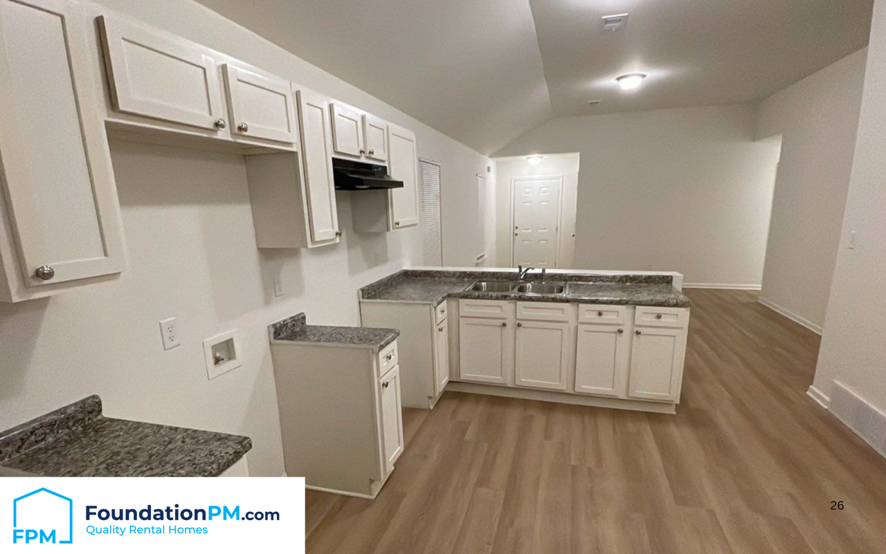 5 E Byfield Dr #1 - Photo 4 of 19