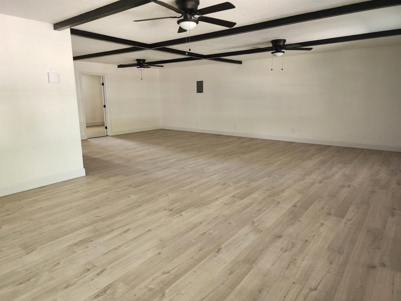 3014 N Garden Ave #1 - Photo 2 of 15