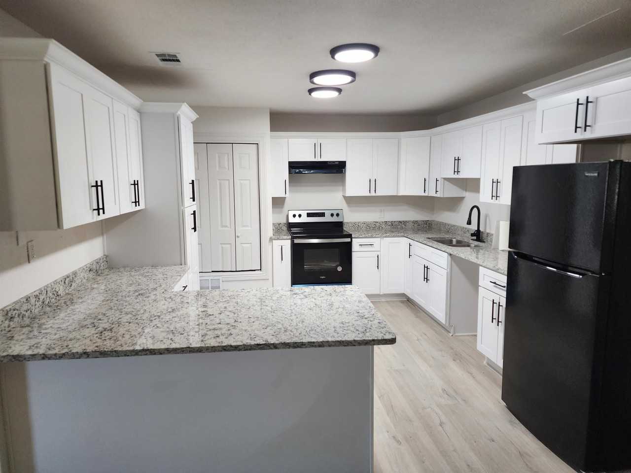 3014 N Garden Ave #1 - Photo 5 of 15