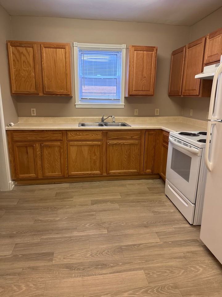 1527 Prospect St - Photo 5 of 14