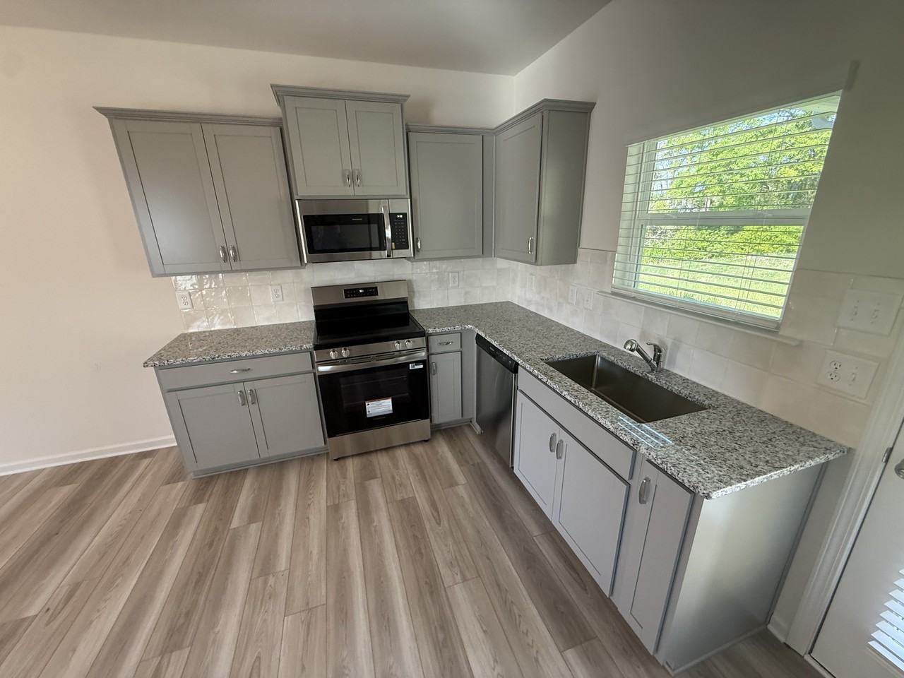 184 Fair Oak Ln #1 - Photo 4 of 37