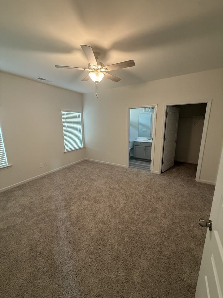 184 Fair Oak Ln #1 - Photo 6 of 37