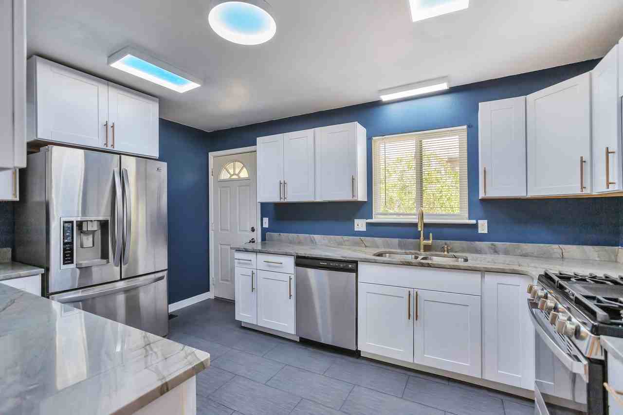 1107 E 15th Ave #1 - Photo 6 of 25