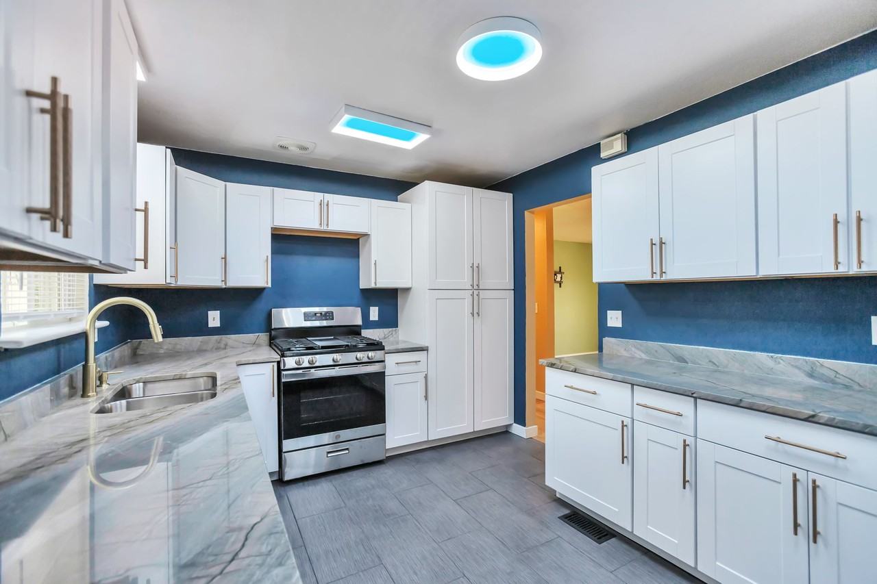 1107 E 15th Ave #1 - Photo 7 of 25