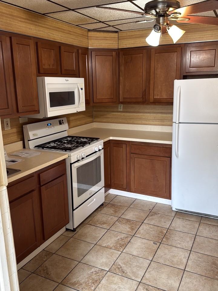 208 W 28th StUnit 2 #2 - Photo 7 of 9