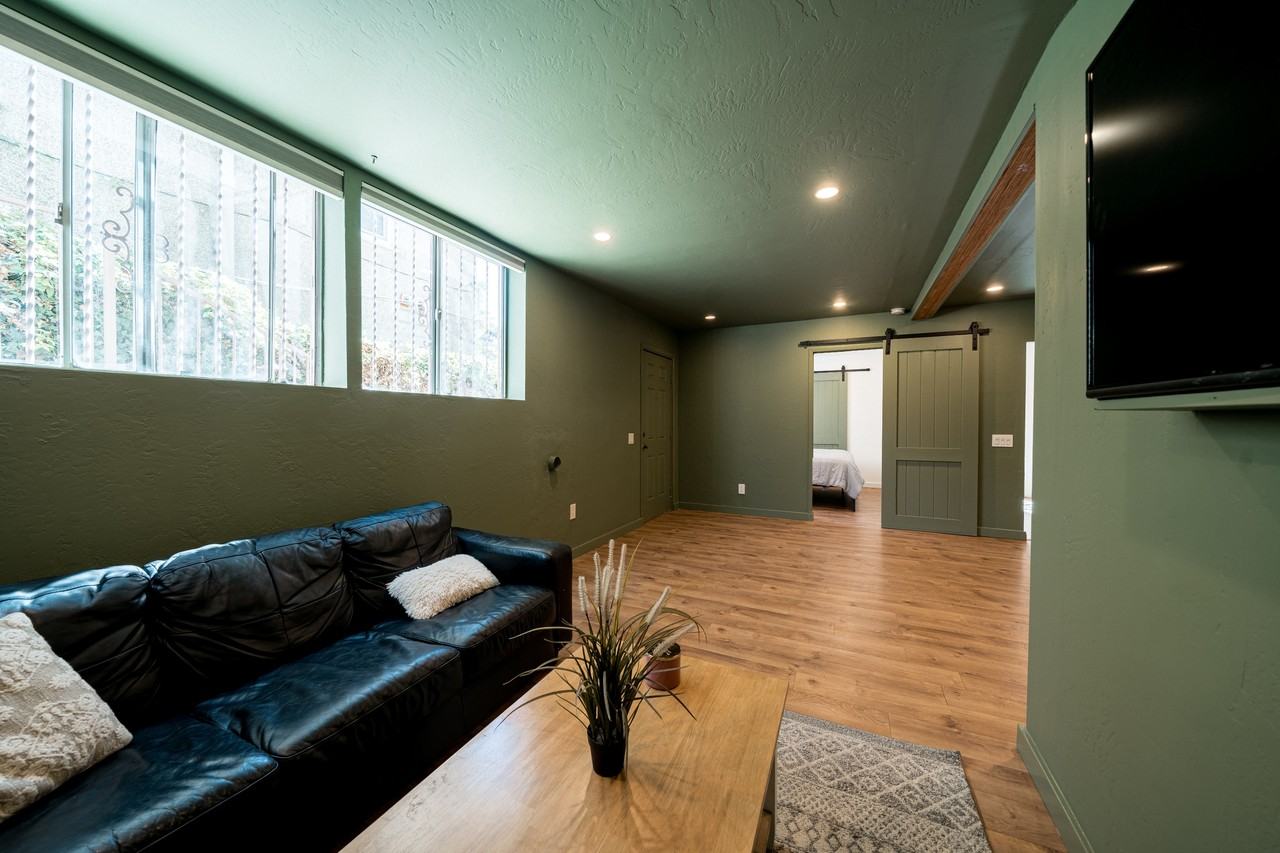 2637 1/2 C St - Photo 5 of 16