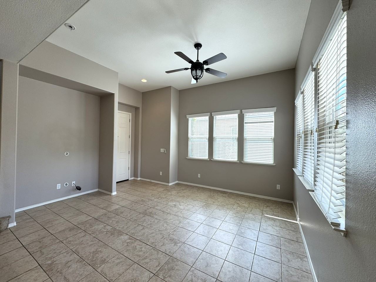 4060 Trenton Ave #1 - Photo 4 of 18