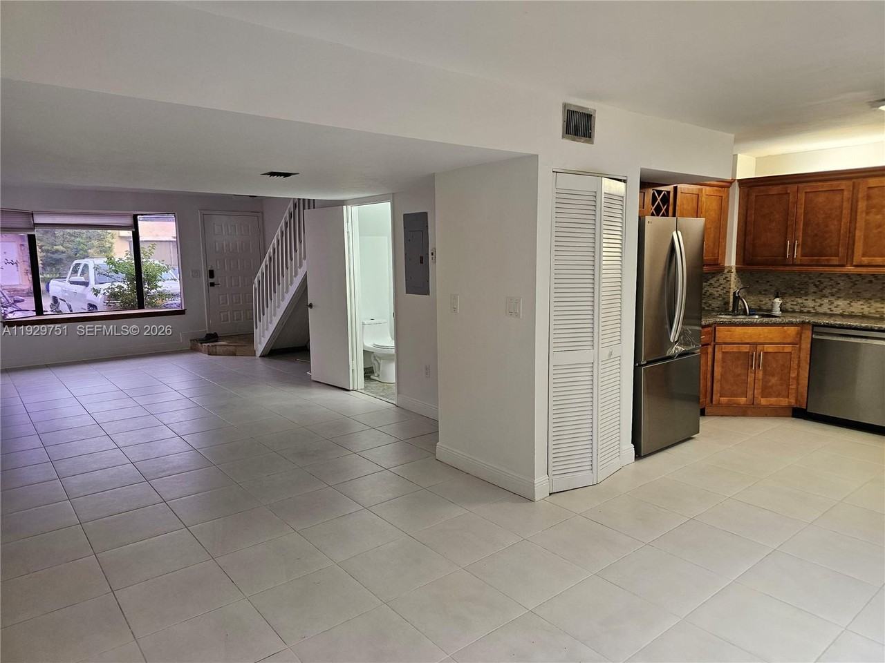 10142 Southwest 77th Court #10142 - Photo 5 of 12
