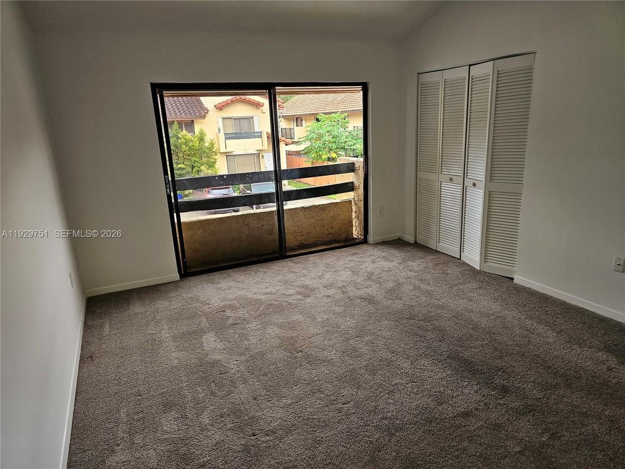 10142 Southwest 77th Court #10142 - Photo 6 of 12
