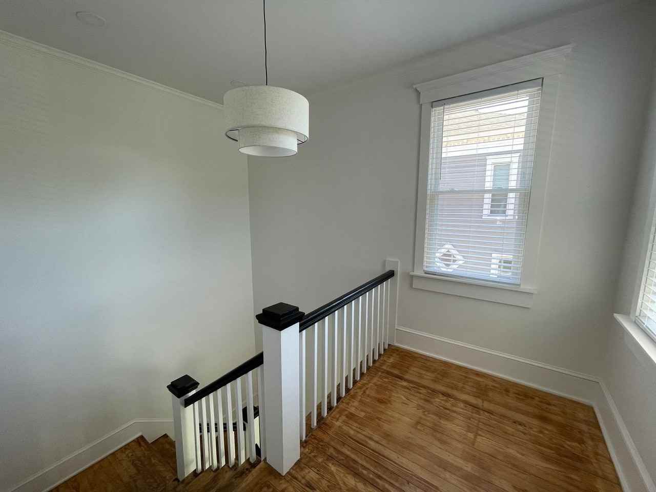 E Anderson St - Photo 4 of 18