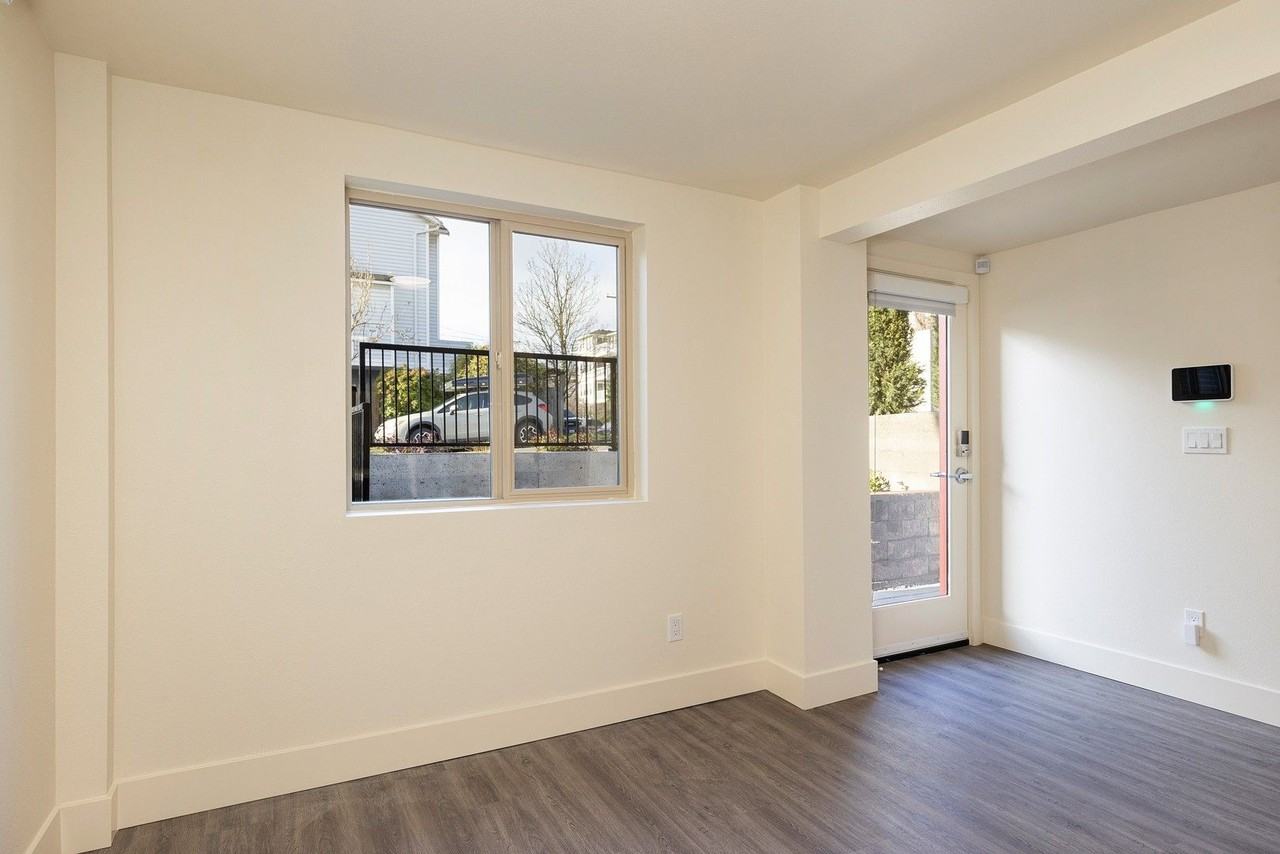 5822 26th Ave Nw - Photo 3 of 32