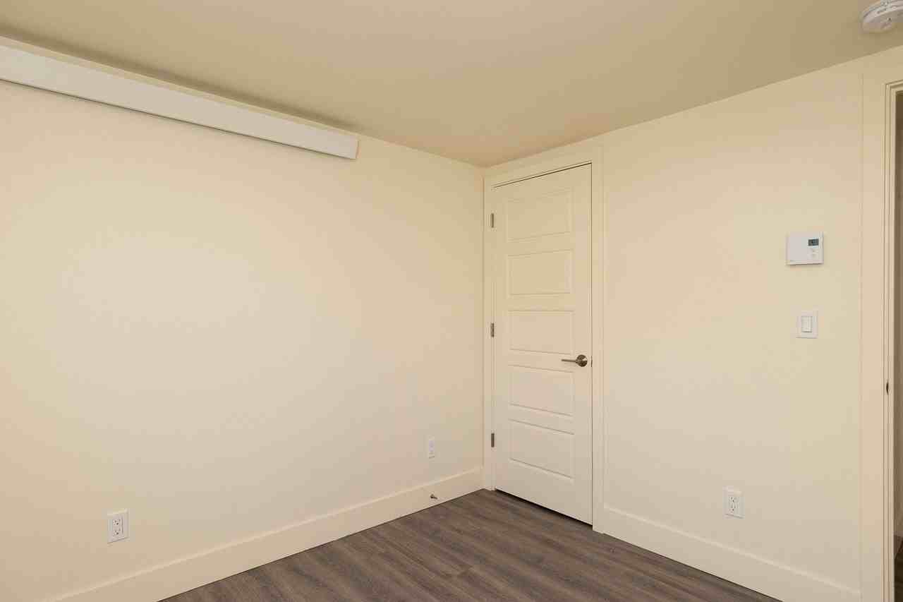 5822 26th Ave Nw - Photo 7 of 32