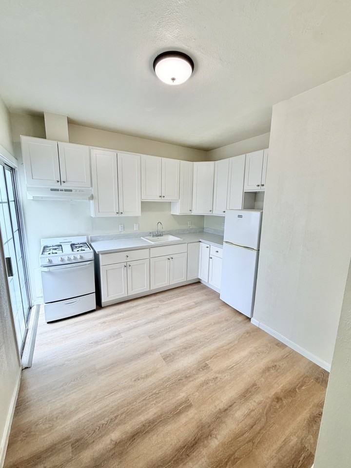 2530 Balboa Street #14 - Photo 3 of 7