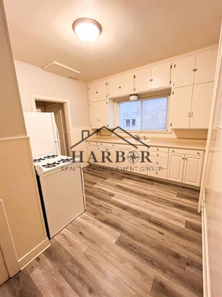 123 11th Ave Se - Photo 2 of 13