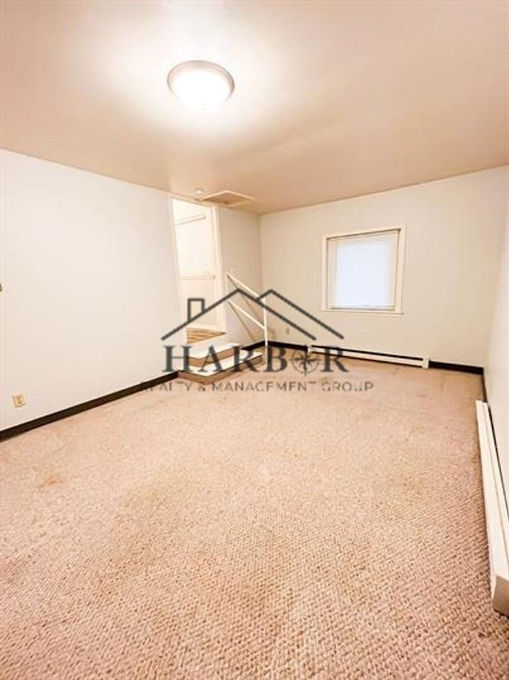 123 11th Ave Se - Photo 5 of 13