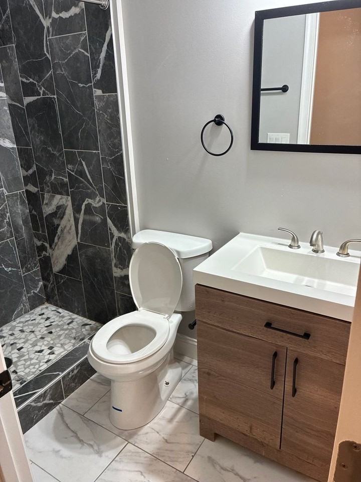 1403 Race St - Photo 3 of 18