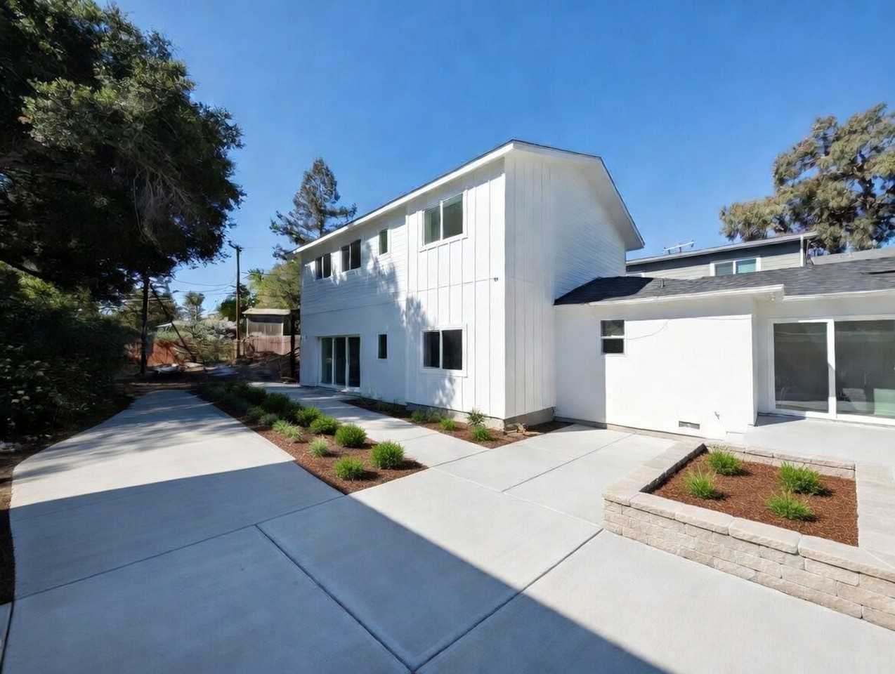 1573A Slack St - Photo 3 of 3