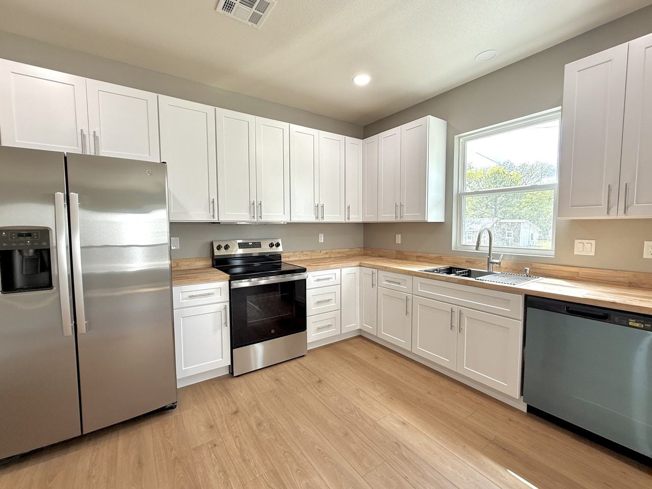 924 F St Sw #1 - Photo 6 of 18