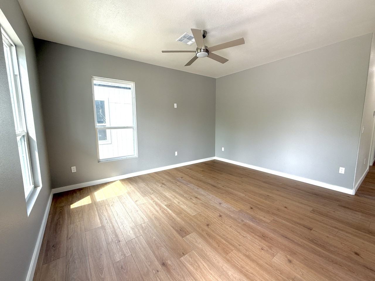 924 F St Sw #1 - Photo 7 of 18