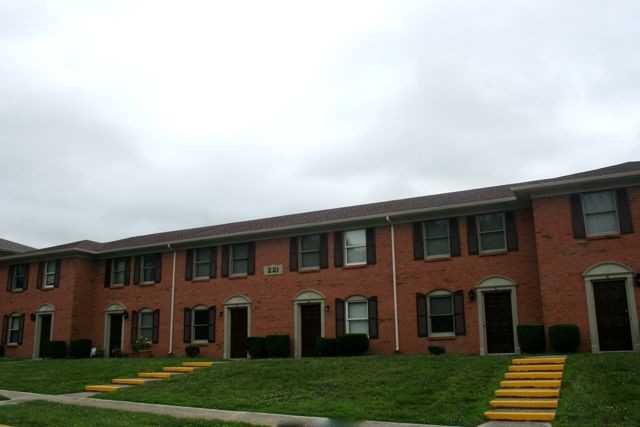 221 CALUMET DR1 #1 - Photo 2 of 2