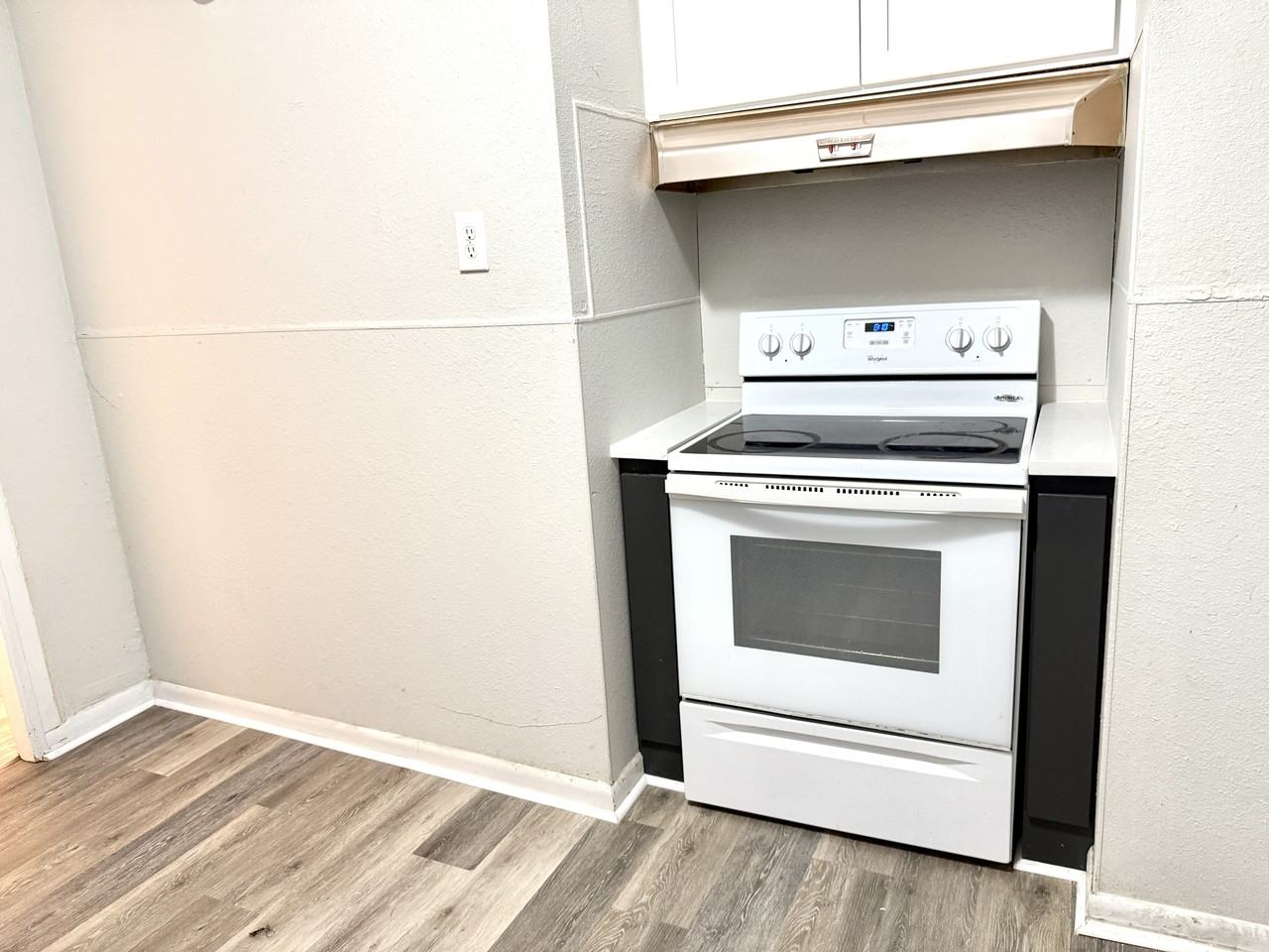 309 3rd Ave Nw #1 - Photo 2 of 20