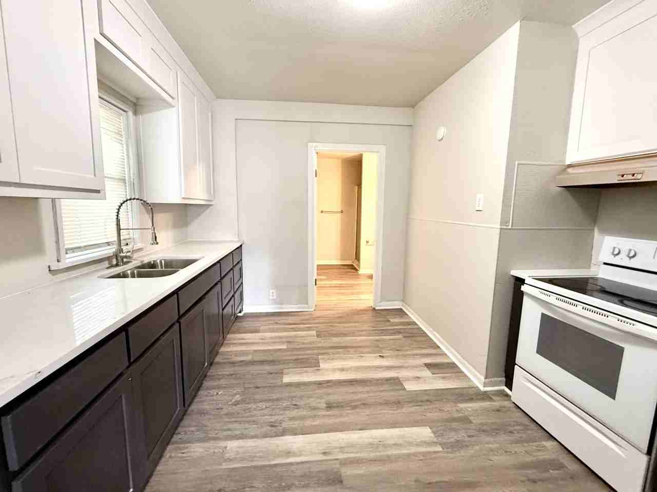 309 3rd Ave Nw #1 - Photo 3 of 20