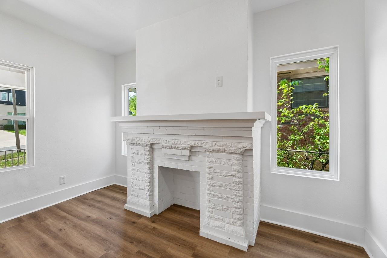 1321 Ne 9th St #1 - Photo 3 of 11