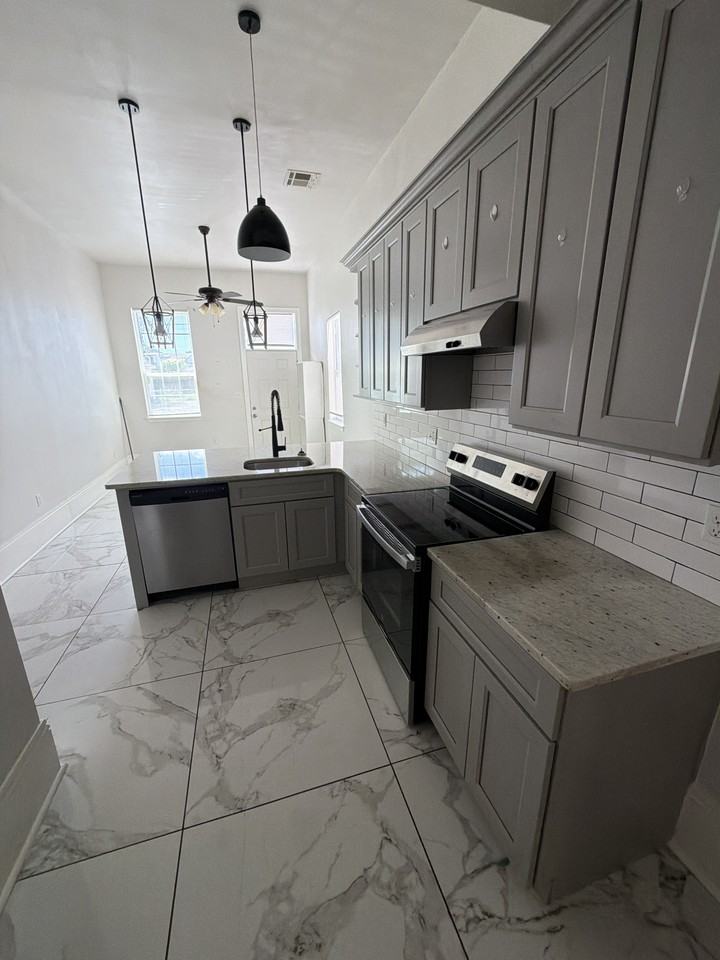 2123 Foucher St #2123 - Photo 3 of 5