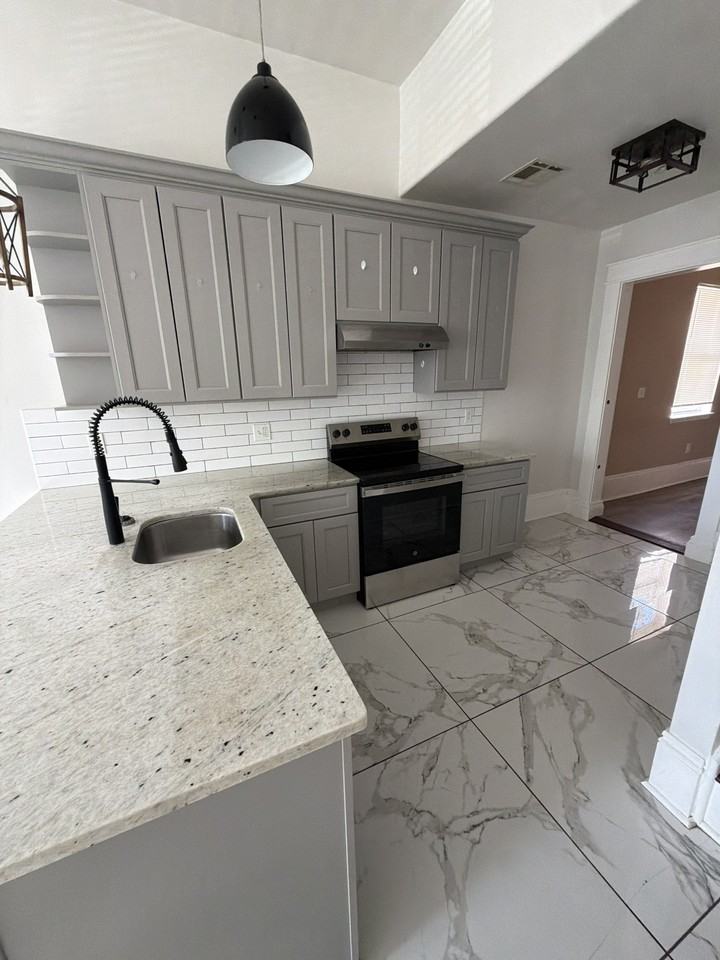 2123 Foucher St #2123 - Photo 4 of 5