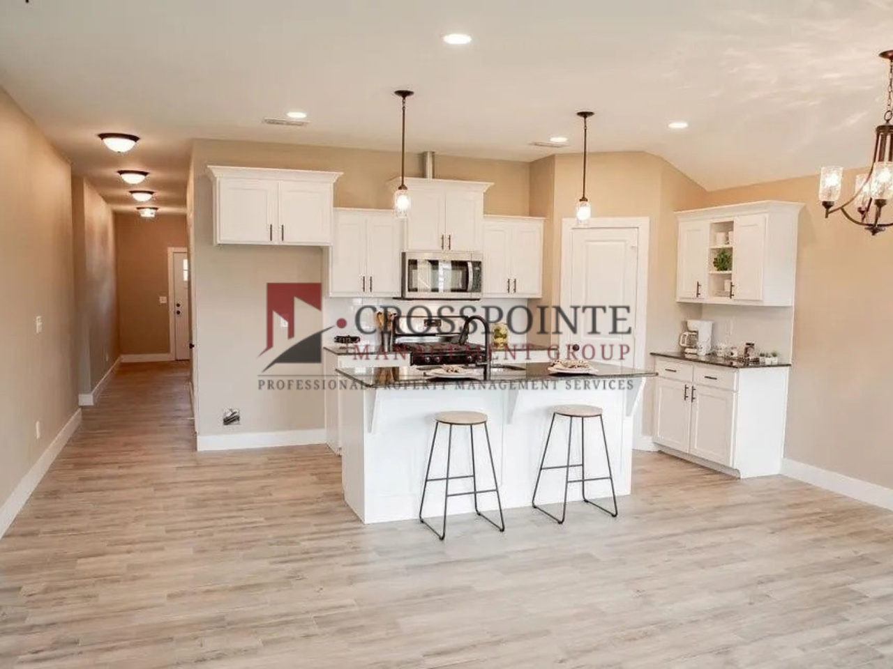 17130 Crossing Cir - Photo 3 of 20