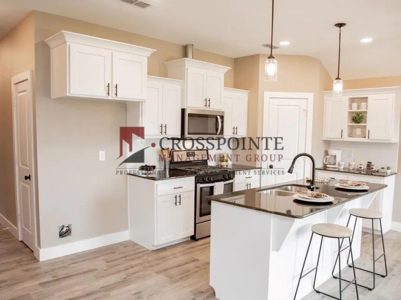 17130 Crossing Cir - Photo 5 of 20