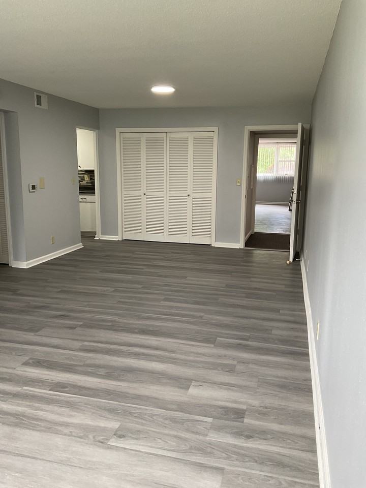 210 19th St Ne #12 - Photo 2 of 13