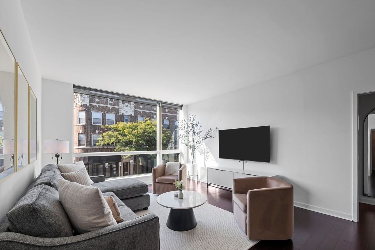 1244 W. Devon - Photo 4 of 17