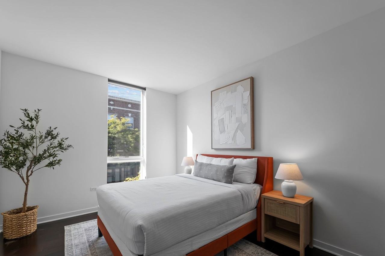 1244 W. Devon - Photo 5 of 17