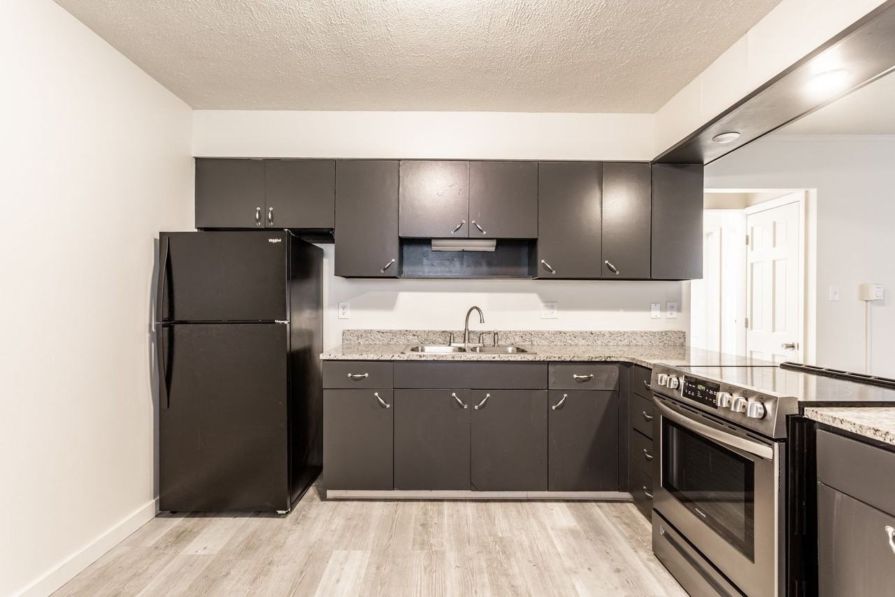 Cedarbrook - Photo 4 of 18