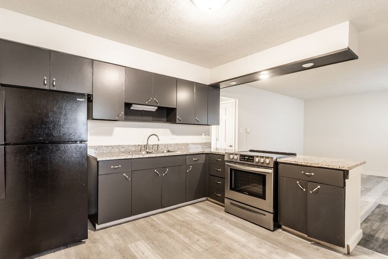 Cedarbrook - Photo 5 of 18