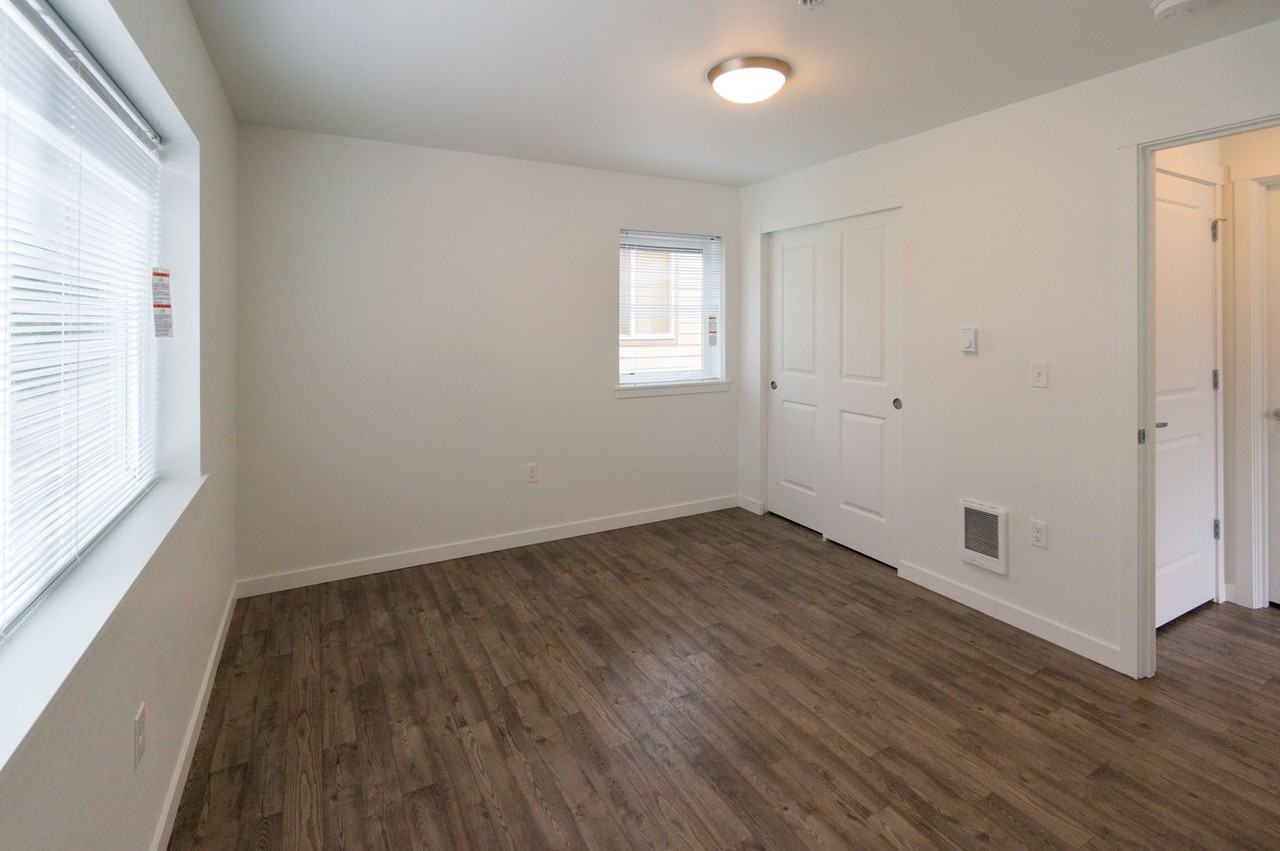 5624 SE 22nd Avenue - Photo 4 of 17