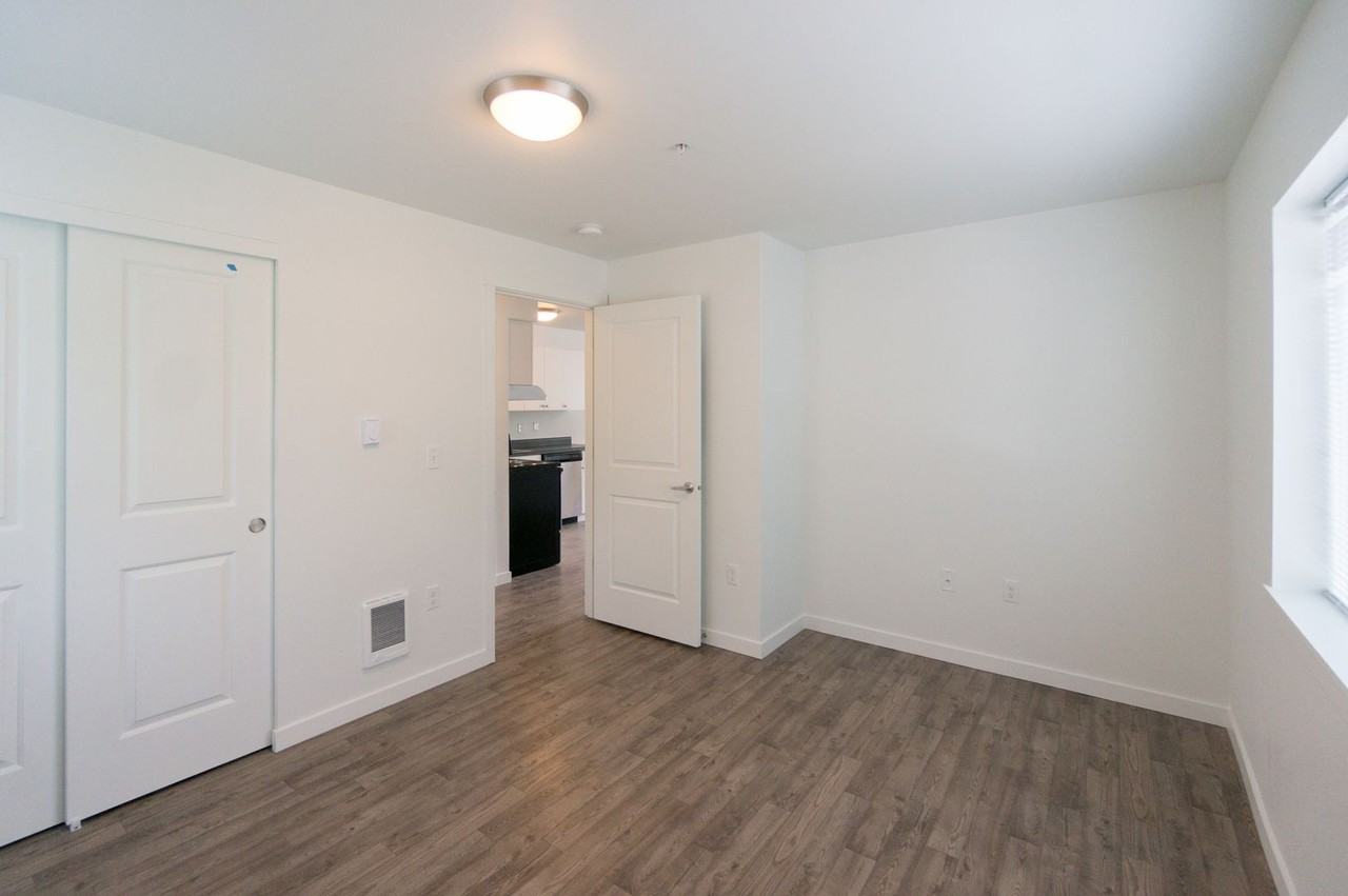 5624 SE 22nd Avenue - Photo 5 of 17