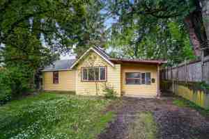 featured image of 3671 Se Tenino St