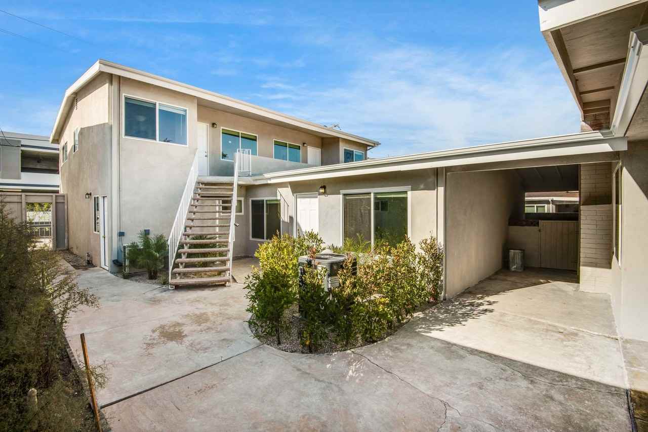 21009 Wood Ave - Photo 2 of 6