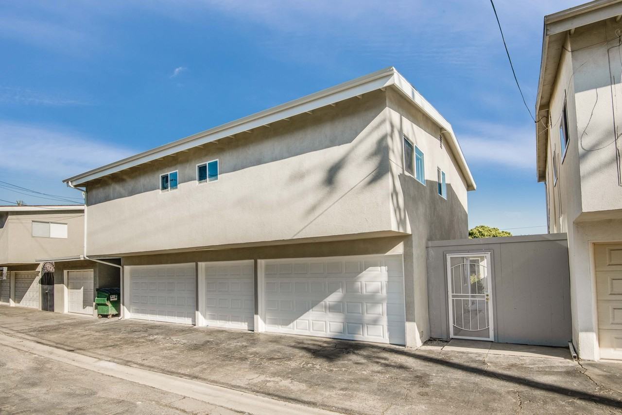 21009 Wood Ave - Photo 5 of 6