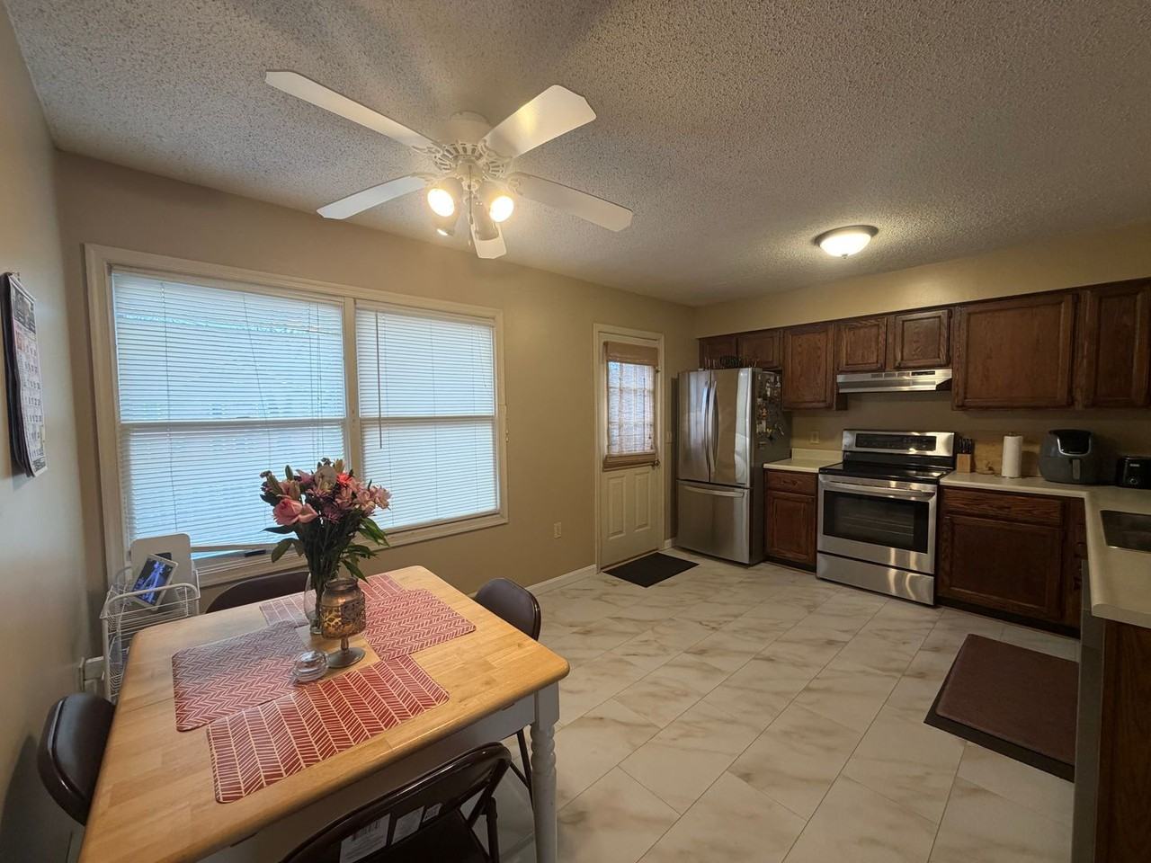 14 Clifford St - Photo 4 of 16