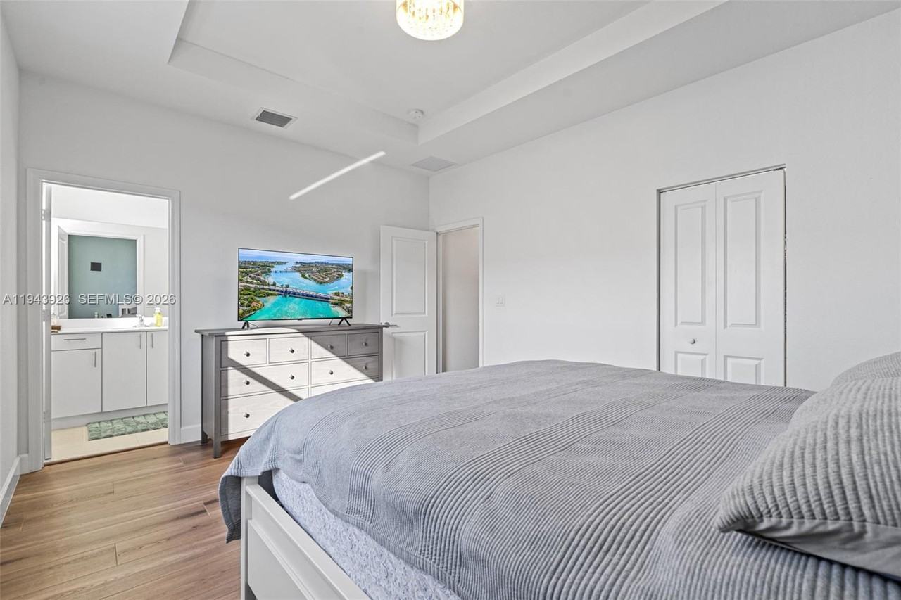 16276 Southwest 291st Street #16276 - Photo 4 of 21