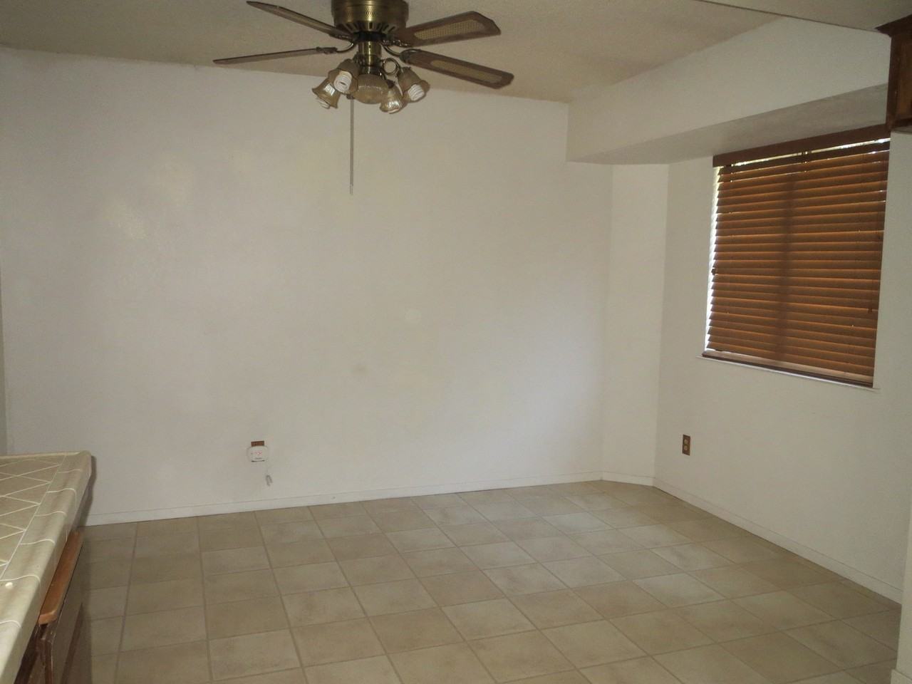 3675 Sunnyside Ave - Photo 3 of 9