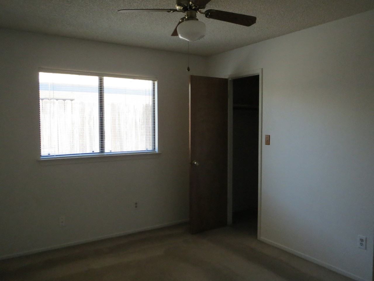 3675 Sunnyside Ave - Photo 6 of 9