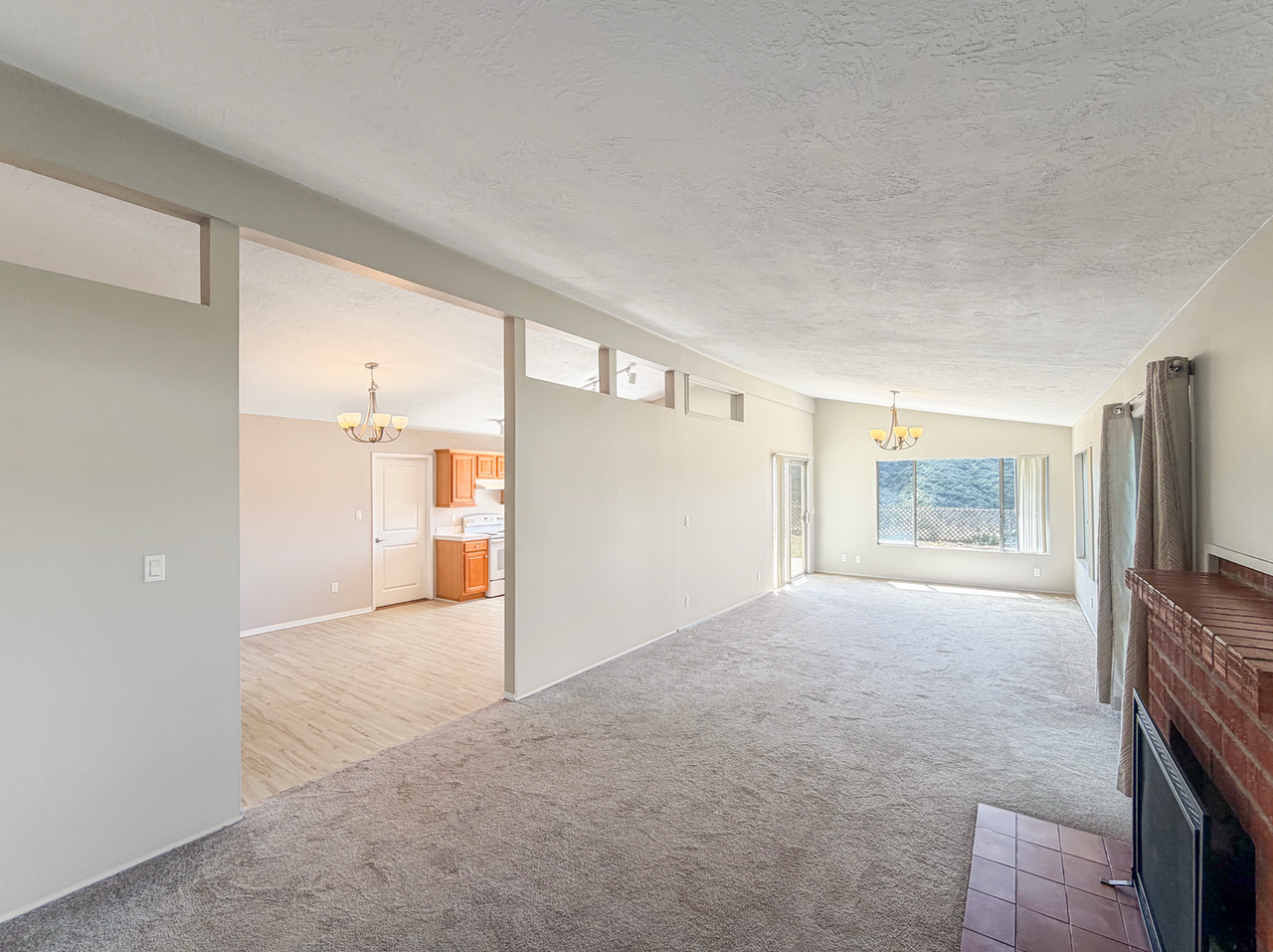 4938 Monongahela St - Photo 6 of 31