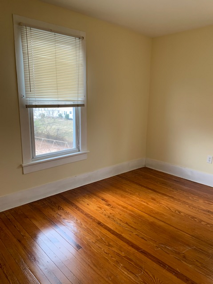 104 Taylor St - Photo 7 of 18