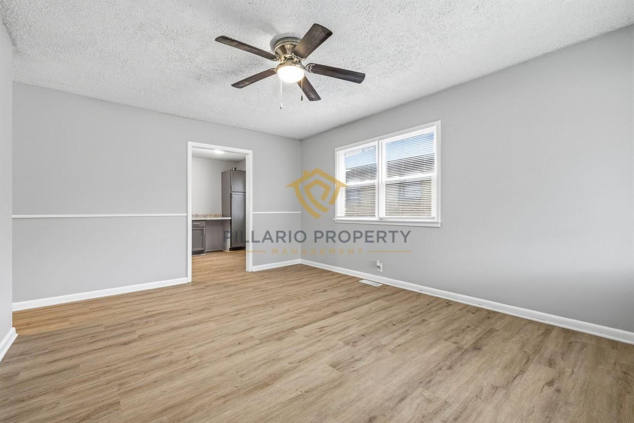 1652 N Coolidge Ave - Photo 3 of 17