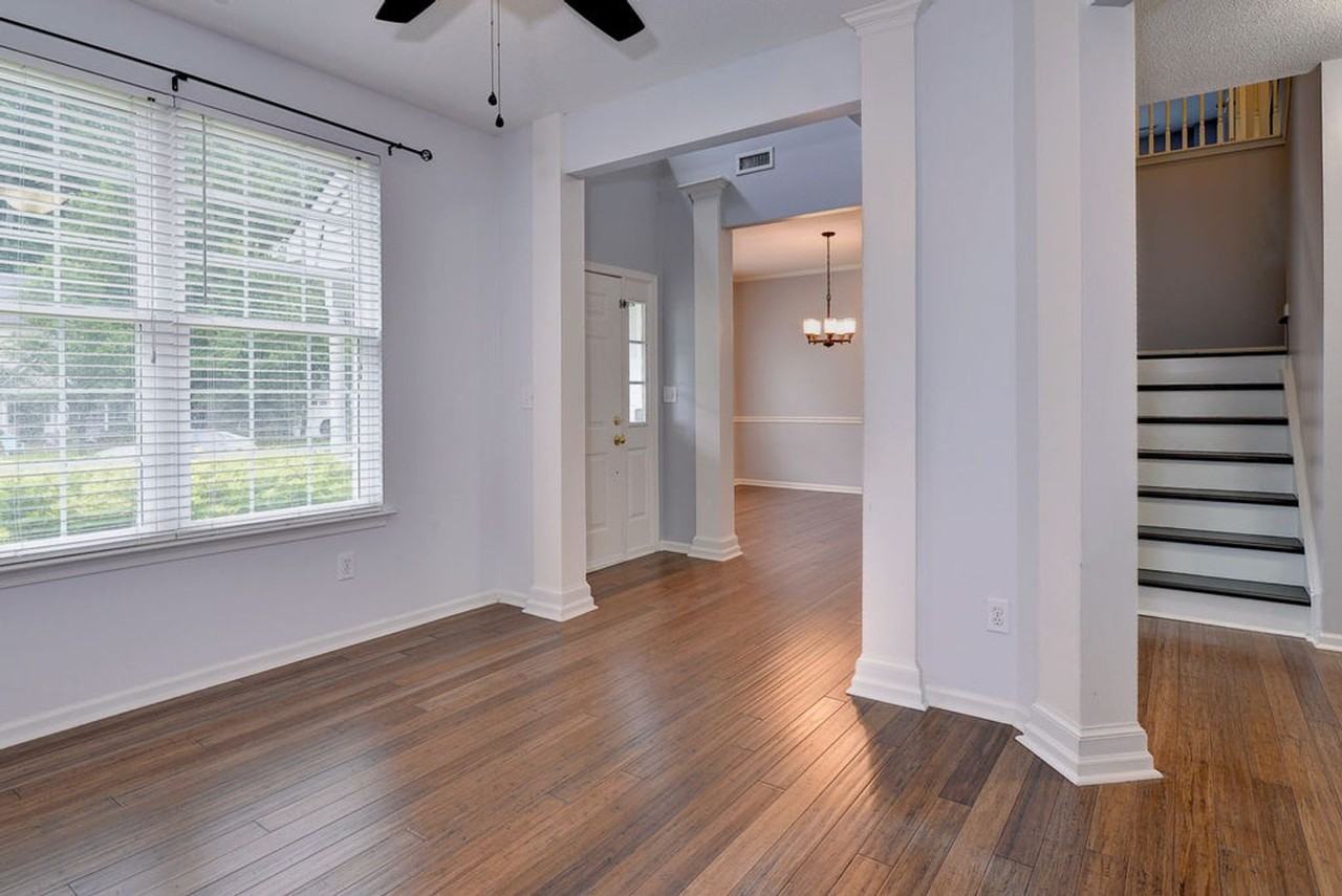 702 Robin Hood Dr - Photo 6 of 45